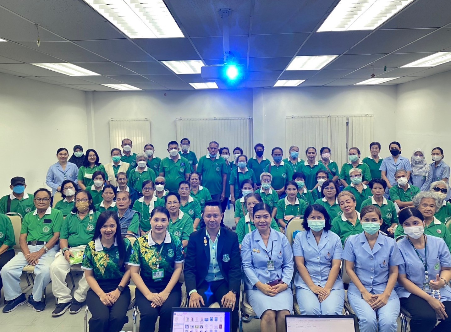 Por. Anurak ชมรม ป. อนุรักษ์